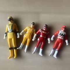 戦隊ヒーロー ソフビ フィギュア 4体セット - メルカリ