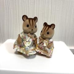 シルバニアファミリー リス ウサギ　ファミリー 人形 4体セットのサムネイル