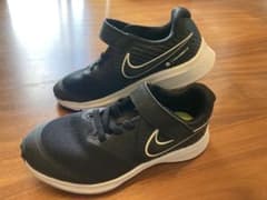 NIKE STAR RUNNER 2.0 キッズスニーカー ブラックのサムネイル