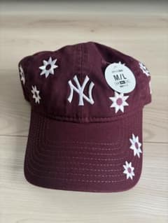 ゆきは企画　NEW ERA ゆきエラ フラワー刺繍キャップ ボルドー新品未使用のサムネイル