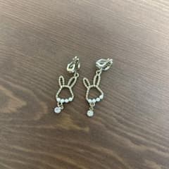 うさぎとパールのイヤリングのサムネイル