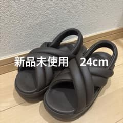 【新品未使用】　ナイキ　エアマックスアイラ　24cmのサムネイル