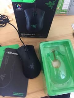 RAZER デスアダーChroma ゲーミングマウスのサムネイル