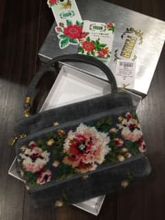 新品未使用！フェイラーポーチ持ち手付き　プレゼントにも◎のサムネイル