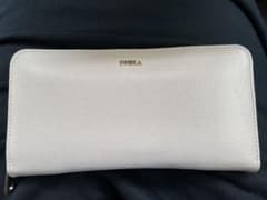 【値下げ実施中】FURLA 長財布 仕切り3つのサムネイル
