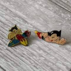 当時物！レア☆鉄腕アトム ピンバッジ 2個セット 空飛ぶアトム アトム