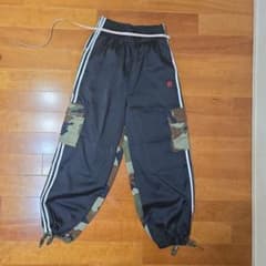 adidas 迷彩柄 カーゴパンツのサムネイル