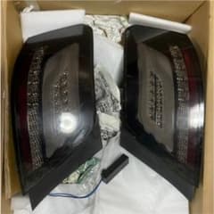 8月いっぱい出品!! トヨタ マークX  120系  LEDテールランプのサムネイル