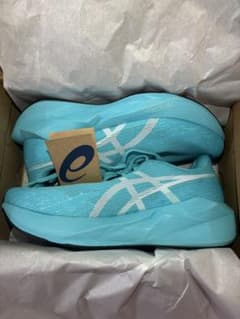 【新品未使用】ASICS ノヴァブラスト 6 ブルー人気色 箱付き 27.5cmのサムネイル