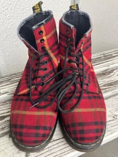 Dr. Martens ドクターマーチン 8ホール 赤系チェック UK9のサムネイル