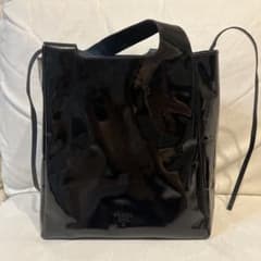 PRADA ブラックレザー バッグのサムネイル