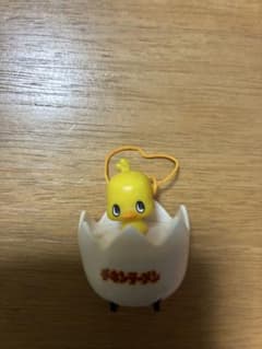 チキンラーメン ひよこちゃん 卵フィギュア ストラップのサムネイル