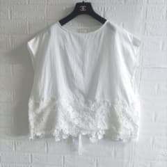 美品✨BEARDSLEY ビアズリー 裾レースリネンブラウス シャツ - メルカリ