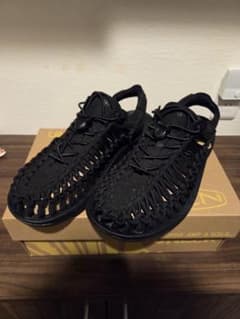 美品】KEEN UNEEK ブラック 28cm 箱あり 1回着用 - メルカリ