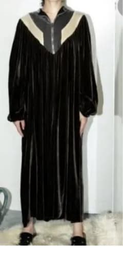 最終値下げ　cityshop TELA ロングワンピース　ベロアのサムネイル
