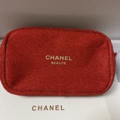 CHANEL BEAUTE グリッターポーチ レッド - メルカリ