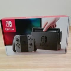 任天堂スイッチ　本体　新品　未開封　グレー　送料込　メルカリ便のサムネイル