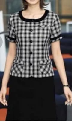 お値下げ！オーバーブラウス　事務服　7号　アンジョアのサムネイル