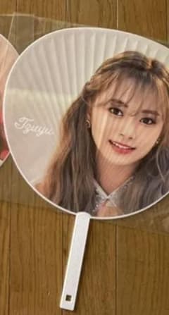 TWICEツウィうちわのサムネイル