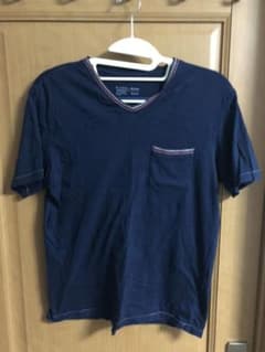 Vネック Tシャツのサムネイル