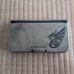 New Nintendo 3DS LL モンスターハンター4Gのサムネイル