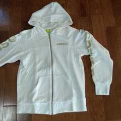 アディダスパーカーのサムネイル