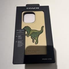 COACH iPhone 14 Pro スリムラップケース 恐竜デザインのサムネイル