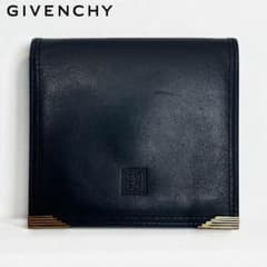 Givenchy ジバンシィ 二つ折り財布 ヴィンテージ調 ロゴ型押し 金具