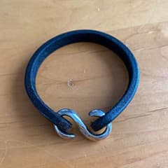 アルズニ　シルバー&黒革ブレスレットのサムネイル