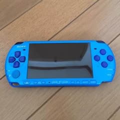 psp  本体 充電コード付き ポーチ付きのサムネイル