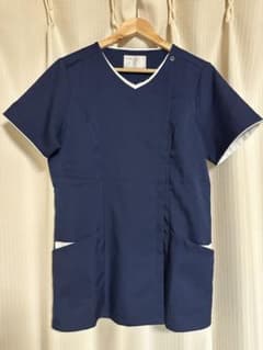 ナーススクラブ　L size 前開きファスナーのサムネイル