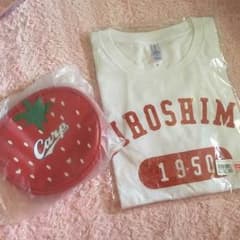 カープ いちごポーチ カレッジ Ｔシャツのサムネイル