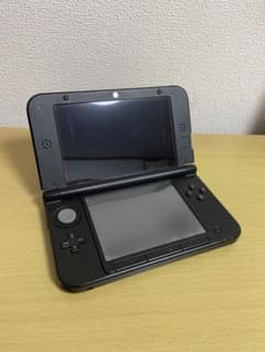 ニンテンドー3DS LL シルバー×ブラック （充電器、ソフト） ポケモンなどのサムネイル