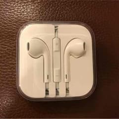 iPhone Apple イヤフォンのサムネイル