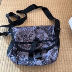 ショルダーバッグのサムネイル