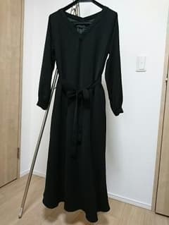 KBF＋ Vネックロングワンピース ブラックのサムネイル
