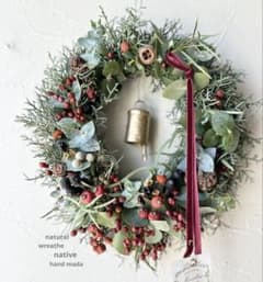 針葉樹の大きなクリスマスリース＊ ローズヒップの赤のリース 33