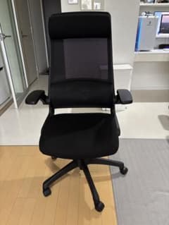美品】イトーキ サリダ CMチェア YCM-B-CBK 肘跳ね上げ 黒 楽器 - メルカリ