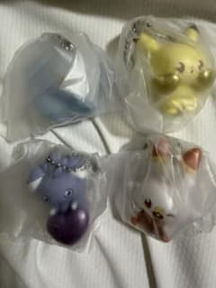ポケピース きらめきハートキーホルダー 全4種セットのサムネイル