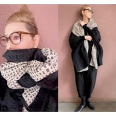 ＊人気作家rataさん＊超ふわふわ大判ビッグストール＊黒＊オールシーズン RATAさん 超軽量 超ふわふわ大判ビッグストール 作家 - メルカリ