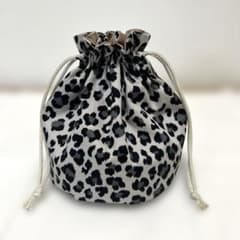 丸型巾着 ハンドメイド レオパード柄 - メルカリ