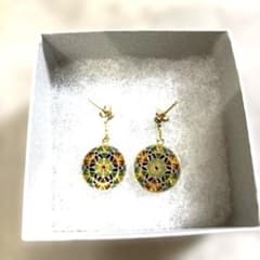 美品！✨希少✨ステンドグラス風ピアス✨のサムネイル