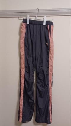 (値下げしました)PUMA ウインドブレーカー ネイビー/ピンクのサムネイル