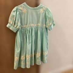 Apolina 水色の刺繍入り半袖ワンピース 3-4Y - メルカリ