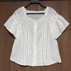 GU ジーユー　ハシゴレース　ホワイトブラウス Mのサムネイル