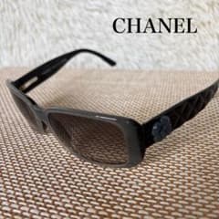 CHANEL 5111 ココマーク カメリア マトラッセフレーム サングラス CHANEL 5111 ココマーク カメリア マトラッセフレーム サングラス