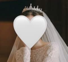 結婚式 綺麗めウェディングティアラのサムネイル