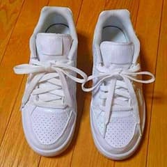 ほぼ新品 NIKEホワイト×ホワイト23.5cmのサムネイル