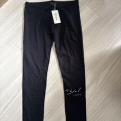 新品 tejas レギンス ブラックのサムネイル