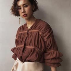 ランダムプリーツブラウス RANDOM PLEATS BLOUSEのサムネイル